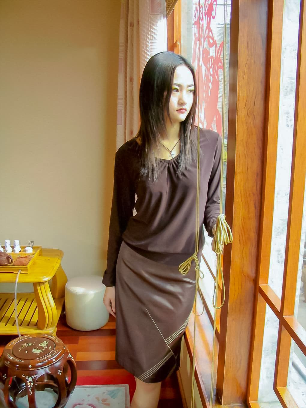 Jingyao’s bare soles on soft blanket